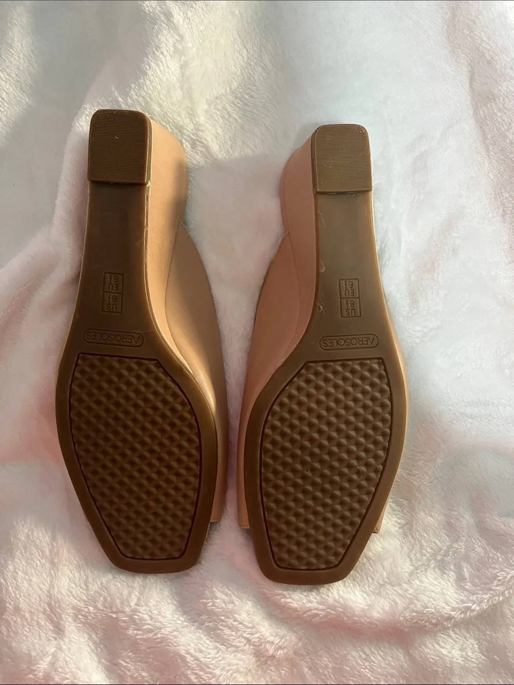 AEROSOLES Women's Open-Toe Tan Slide Mules